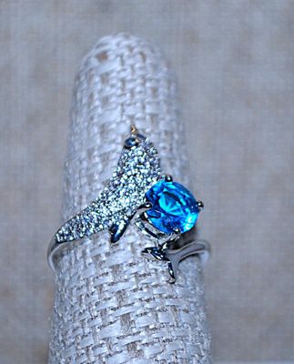 Size 9 Jeweled DOLPHIN RING with Blue Eye and Round BLUE Stone Accent on a Silver Band (3.7g)