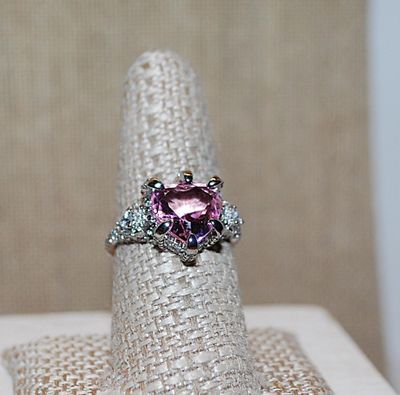 Size 8½ Beautiful Showy PINK HEART RING in a 6-Prong Bejeweled Nest of Stones & Band Accents on a Silver Tone Setting (5.8g)