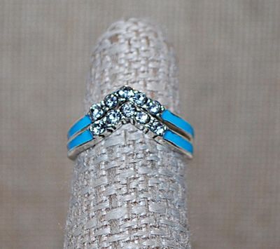 Size 9½ "V" Style 2-RINGS Stackable Set with 5 Clear Round Stones and Baby Blue Colored Side Accents on a Silver Tone Band (4.1g)