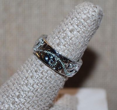 Size 7 Infinity Style "Loops & Swirls" RING with Graphics Designed Silver Tone NO STONES Band (7.0g)