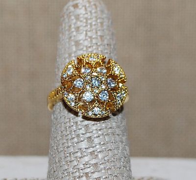 Size 7½ Marked .925 - Gold Colored Sculptured Setting RING with Small Clear Accent Stones & Gold Colored Silver Band (4.4g)