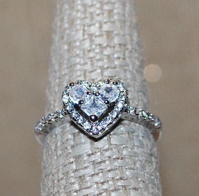 Size 8¼ Triple Stones Inside "HEART" Shaped RING with Tiny Stones Side Accents on a Silver Tone Band (2.7g)