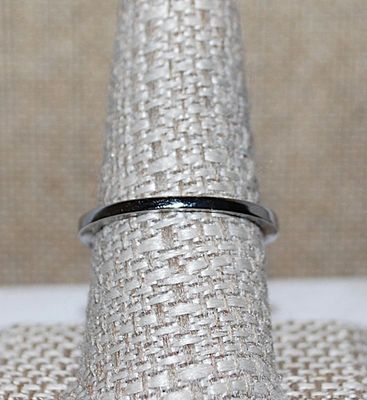 Size 9½ Marked .925 Lemon Colored Square Stone RING with Layered Clear Stones Surround & Side Accents on a Silver Band (5.1g)