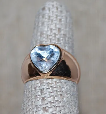 Size 7¼ Large Beveled BLUE HEART Shaped Stone RING with Strong Solid Gold Tone Band (6.0g)
