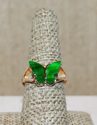 Size 7¾ GREEN ENAMEL Cut BUTTERFLY RING on a Gold Tone Band (3.4g)