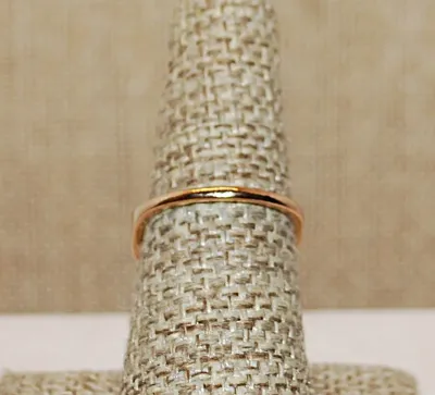 Size 7 Five Petal FLOWER RING with Pink, Green, Clear & Blue Stones on a Gold Tone Band (3.5g)