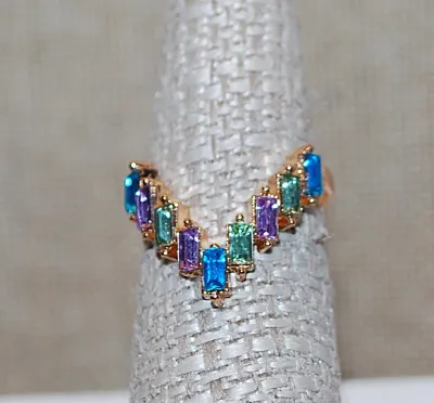 Size 6½ Multicolor Set of 9 Purple, Green + Blue "BIG LETTER V Shape" BAGUETTES RING on a Gold Tone Band (2.5g)