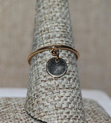 Size 8 Dangle Round TAG RING on a Gold Tone No-Stones Band (1.1g)