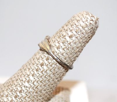 Size 7 VINTAGE Style Branch-Designed Ring - Very Gentle Thin Band (2.0g)