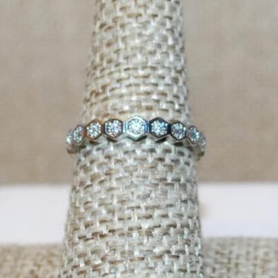Size 8 Infinity Style Silver Tone Ring with All Hex Segments Filled with a Clear Round Stone (2.6g)