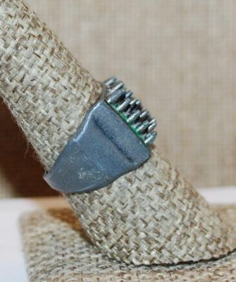 Size 8 Vintage Odd & Interesting Metal "SPIKED" RING with SPLIT BAND (4.6g)