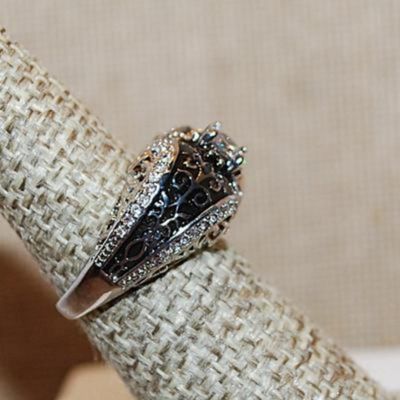 Size 8 Marked .925 "Puffy" BLACK Party Ring with a Single Main Clear Round Stone on a Silver Band (5.9g)