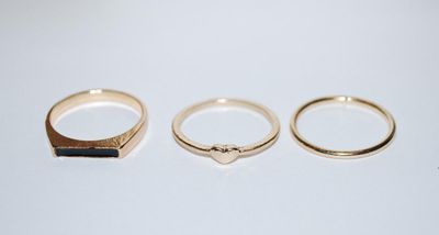 Size 7½ Collection of 3 RINGS -All Gold Tone; Small Heart; Black Enamel Stripe & No Stones Simple (3.5g)