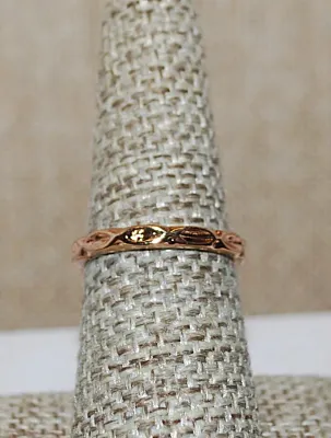 Size 7½ Delicate Horizontal Oval "Cups" No Stones RING with Gold Tone Band (2.1g)