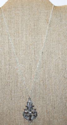 Silver Tone PENDANT (1¾" x 1") on a Silver Tone Necklace Chain 18" L