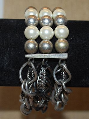 ***NEW SALE PRICE*** Multiple Strands Heavy Elastic "PEARLS & CHAINS BRACELET (-2½"+ Opening) with Gray & White Faux...