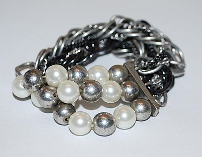 ***NEW SALE PRICE*** Multiple Strands Heavy Elastic "PEARLS & CHAINS BRACELET (-2½"+ Opening) with Gray & White Faux...