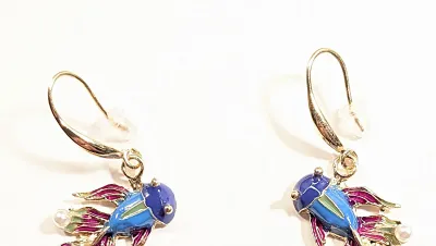 **NEW ARRIVAL** Enameled "FISH" EARRINGS with Small Faux White Pearls on Blue & Red Flowing Fins Fish on a Gold Tone...
