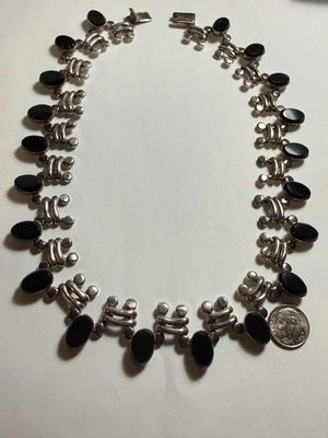 FANTASTIC CONDITION VINTAGE TAXCO .950 SILVER ONYX NECKLACE 17" LONG WEIGHING 116.1 GRAMS TW IN VG PREOWNED CONDITION.