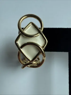 Sale Photo Thumbnail #117: VTG 1980s/90s Trifari Signed Kunio Matsumoto Gold Tone Cream Enamel Earrings
VTG 1980s/90s Trifari Signed Kunio Matsumoto Gold Tone Cream Enamel Earrings. Condition is Pre-owned - Excellent. Shipped with USPS Ground Advantage.