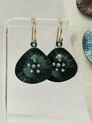 Sale Photo Thumbnail #235: Multicolor disc statement necklace with matching earrings
necklace is 16" with lobster clasp
Earring match to complete set