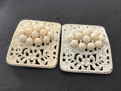 Metal Tiptoe Vintage White Shoe clips