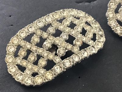 Beautiful Vintage Rhinestone Metal shoe Clip / Clip