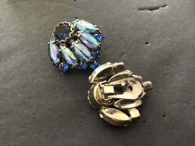 Gorgeous Vintage Earrings Clip on