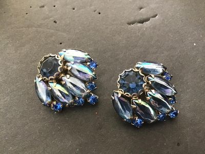 Gorgeous Vintage Earrings Clip on