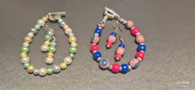 Sale Photo Thumbnail #121: Set of 2 Toggle Bracelets w/ Matching Earrings
bracelets are 3" dia.....7" long
earrings are pierced shepherds loop