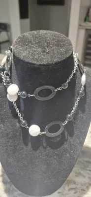 Sale Photo Thumbnail #149: 5 Fashionable Necklaces ~ All unique
2 silver ones alone are 24" long