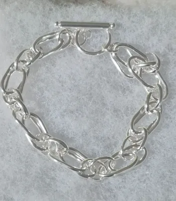 Sale Photo Thumbnail #165: Curb Link Bracelet ~ 925 Sterling. w/ Toggle Clasp