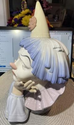 Sale Photo Thumbnail #306: Bust of Clown Jester Pierrot Vintage Figurine Porcelain by Lladro Spain 1981 12" Tall in VG Preowned Condition. $20 Domestic Inhouse Shipping.