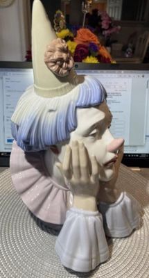 Sale Photo Thumbnail #305: Bust of Clown Jester Pierrot Vintage Figurine Porcelain by Lladro Spain 1981 12" Tall in VG Preowned Condition. $20 Domestic Inhouse Shipping.