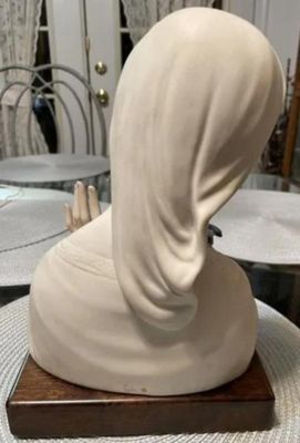 Sale Photo Thumbnail #311: Vintage Cybis Porcelain "Madonna with Bird" 1956/57 on a Base - 11" Tall in VG Preowned Condition. $20 Domestic Inhouse Shipping.
