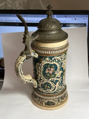Sale Photo Thumbnail #528: Antique Merkelbach & Wick Character 1/2-Liter Lidded Beer Stein German Late 1800s/Early 1900s Hand Painted in VG Preowned Condition. $15 DOMESTIC SHIPPING.