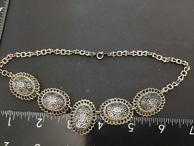 Beautiful Vintage Necklace Glass Etched Stones