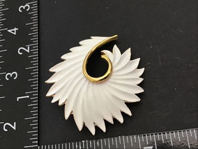 Beautiful Vintage Brooch