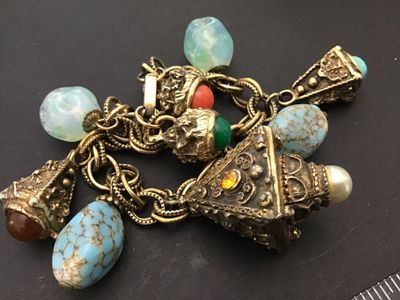 Gorgeous Vintage Great Condition Stone Glass Exceptional Statement Bracelet
