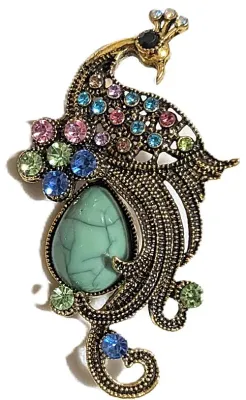 **NEW ARRIVAL** GREEN TURQUISE STONE PEACOCK BROOCH (2½" x 1¼") with Multicolor Jeweled Body, Black Eye on a Gold Tone Setting