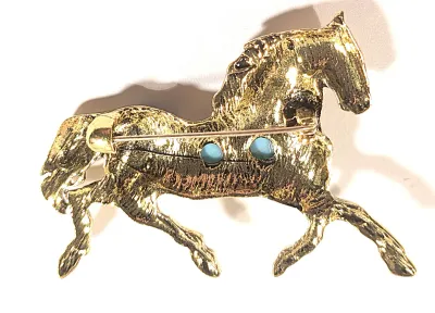 **NEW ARRIVAL** Beautiful TURQUISE HORSE BROOCH (2¼" x 1¾") with 9 Blue Crackled Body Stones on a Bright Gold Tone Setting