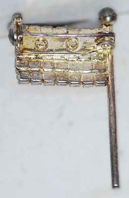 VINTAGE USA Flag BROOCH (1½" x ¾") with Red, White & Blue Stones & Pole on a Silver Tone Setting