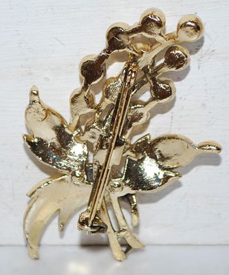 Gold Colored Bouquet BROOCH (2¼" x 1½") with 11 Faux White Pearls on a Gold Tone Setting