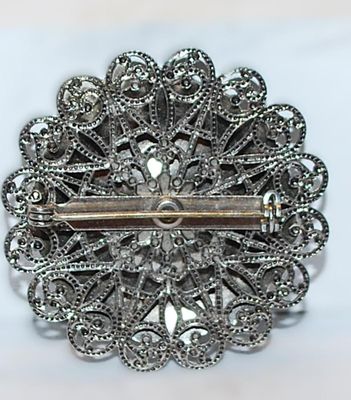 VINTAGE AQUAMARINE CABOCHON BROOCH (1½" x 1½") on a Silver Tone Setting