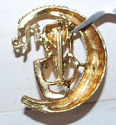 Gold Colored Egyptian "ANUBIS" Style BROOCH (1½" x 1½") with Round Faux Pearl Accent Stones on a Gold Tone Setting