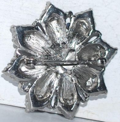 Silver-Colored Bejeweled 8 Petal STAR FLOWER BROOCH (1¾" Diam.) on a Silver Tone Setting