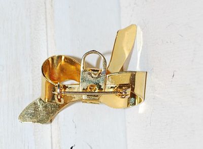 VINTAGE 1950's Bowtie Shaped BROOCH OR PENDANT (1¼" x 1") & Gold Tone (Tin?) Clasp