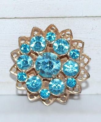 AQUAMARINE Colored Stones Circle BROOCH (1" Diam.) On a Gold Tone Flower Petal Setting