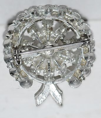 Circle of Stones BROOCH (1¼" Diam.) and Large Center Round Main Stone on a Silver Tone Setting