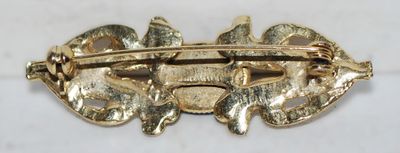 BLACK Oval Cabochon BAR BROOCH (2" x ¾") with Side Graphic Designed Accents on a Gold Tone Setting